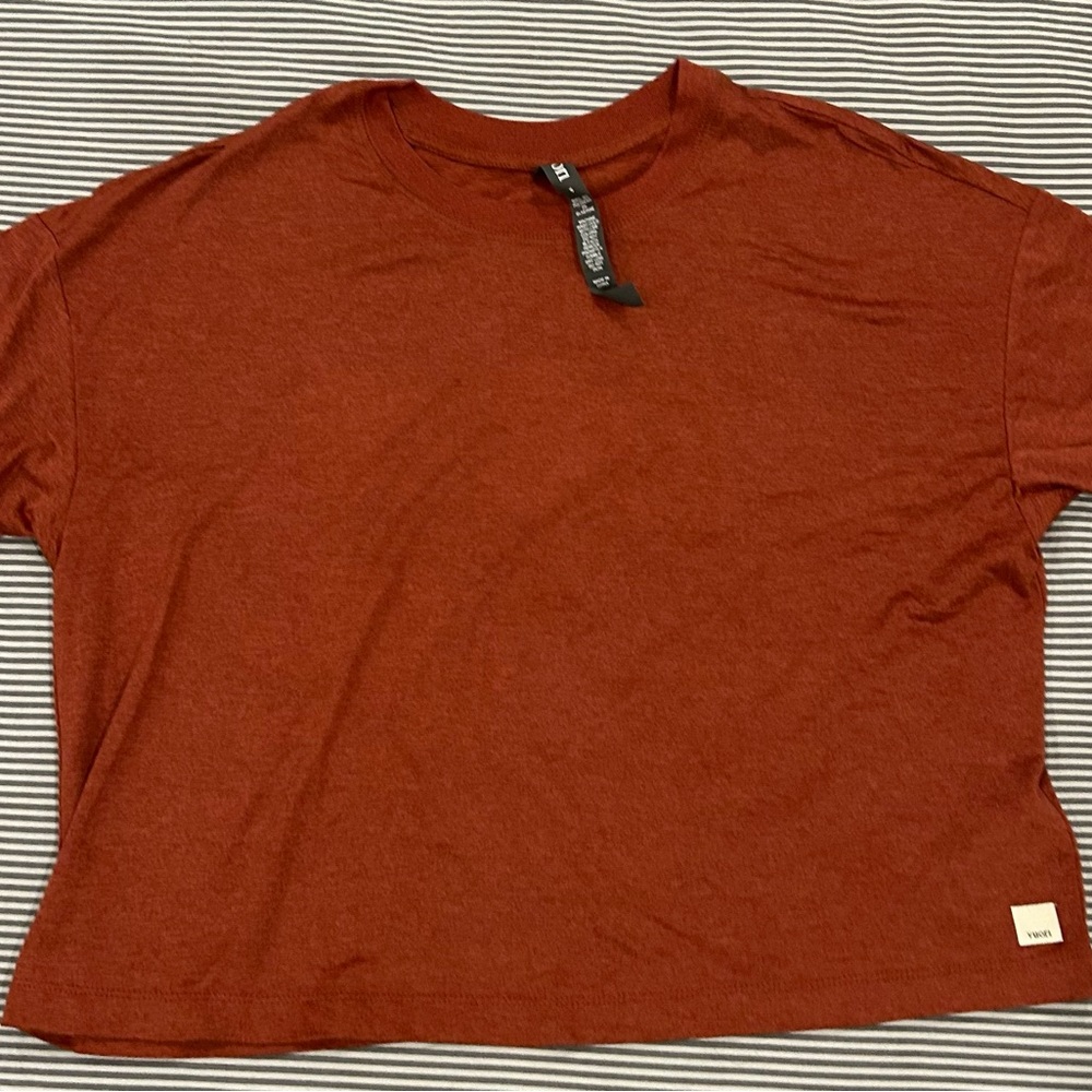 Vuori energy tee size small nwot